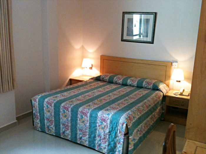 Superior Room (Queen Bed)